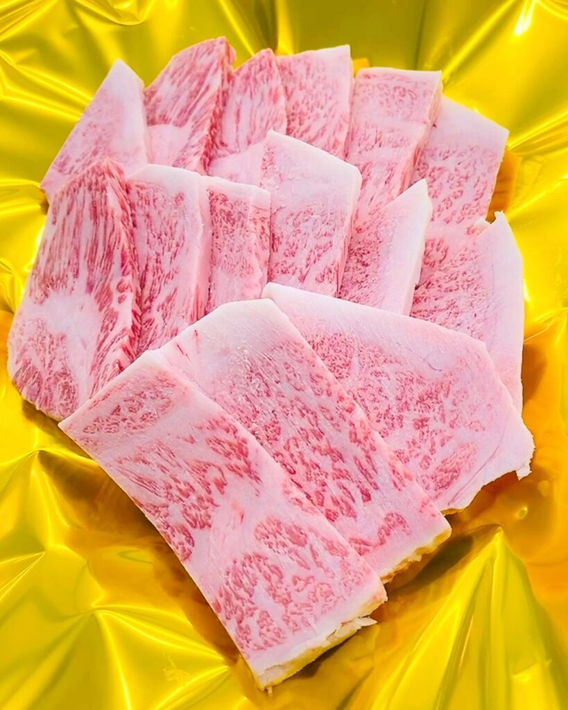 松阪牛ギフト特選ロース焼肉500g 16,200円（税込）