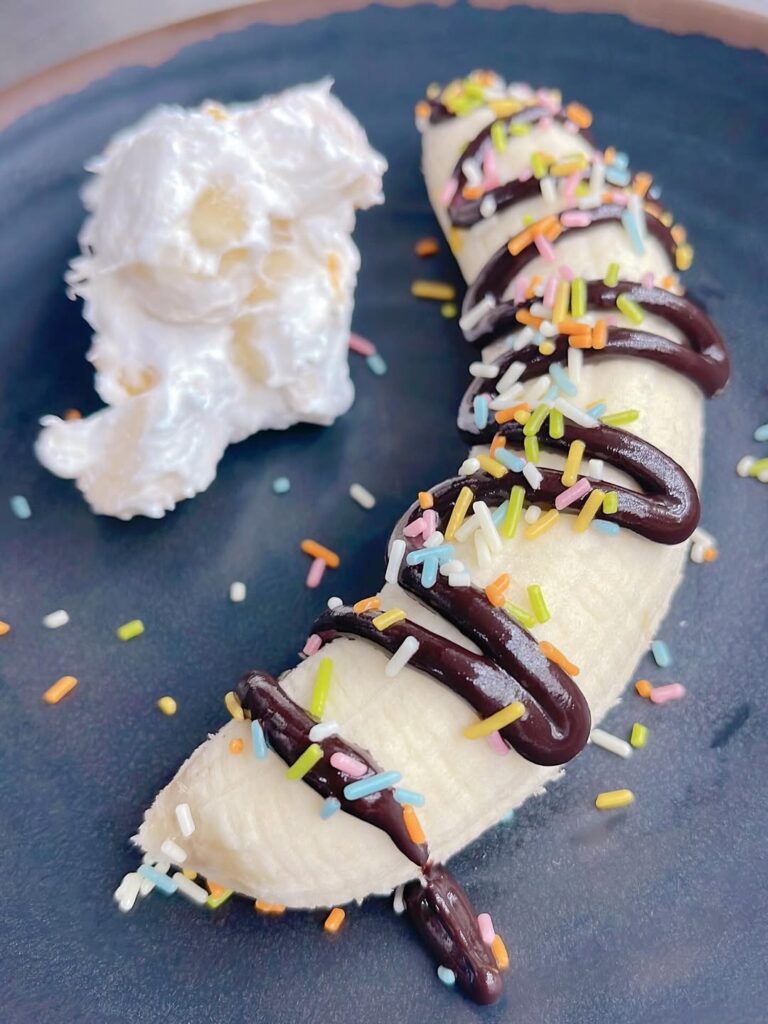 ドリームオーシャンの焼肉ビュッフェコース（食べ放題）のチョコバナナとフルーツサラダ