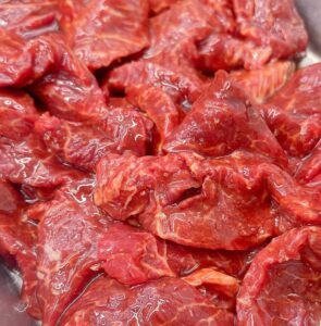 特製タレに漬け込んだ絶品「もみダレカルビ」が人気!