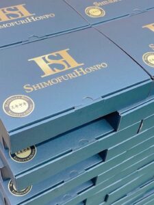 お歳暮のご注文増えてきました!松阪牛は、贈り物として年齢を問わず喜ばれる料理の幅が広い(すき焼き・しゃぶしゃぶ・焼肉・ステーキ)という理由からお歳暮ギフトとして非常に人気があります。お世話に (1)