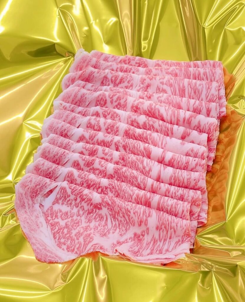 大切な方へ、本物の松阪牛を。松阪牛の里オーシャンファームの松阪牛はオレイン酸 平均56％と品質の高さがわかります。とろける口溶け、甘く上品な脂。特別な贈り物に選ばれています。記憶に残る贈り物