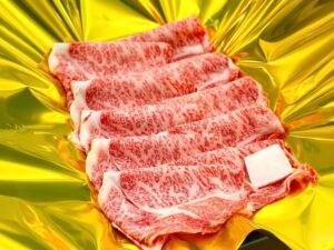 新たな門出に、想いを込めて。松阪牛のすき焼きは、心も体も満たす贈り物。「おめでとう」をお届けます。最高の1年のスタートへ✨👏👏😊松阪牛すき焼き500g 6,480円（税込）#三重県おす