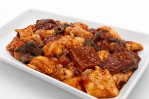 松阪牛ホルモン 人気No.1🔥ホルモンミックスg-340円（税込）自家製の味噌ダレに絡めてあるので焼くだけでOK。香ばしさとコクが広がり、箸が止まらない一品です。小腸・大腸・赤センマイ・レ (1)