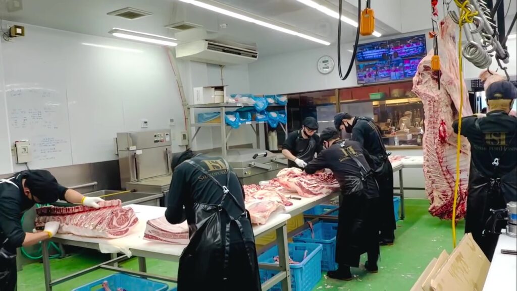 松阪牛一頭一頭の状態を確認して最高の状態でお届けいたします。