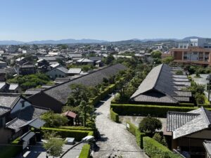 松坂城の石垣から撮影した御城番屋敷