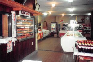 1968年松阪市へ移転した瀬古食品 後に「名産松阪牛 霜ふり本舗」の店内