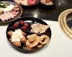 お客様の口コミでご要望が多かった仕切りのある平皿を導入🥩✨